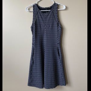 Sleeveless Lululemon dress with pockets